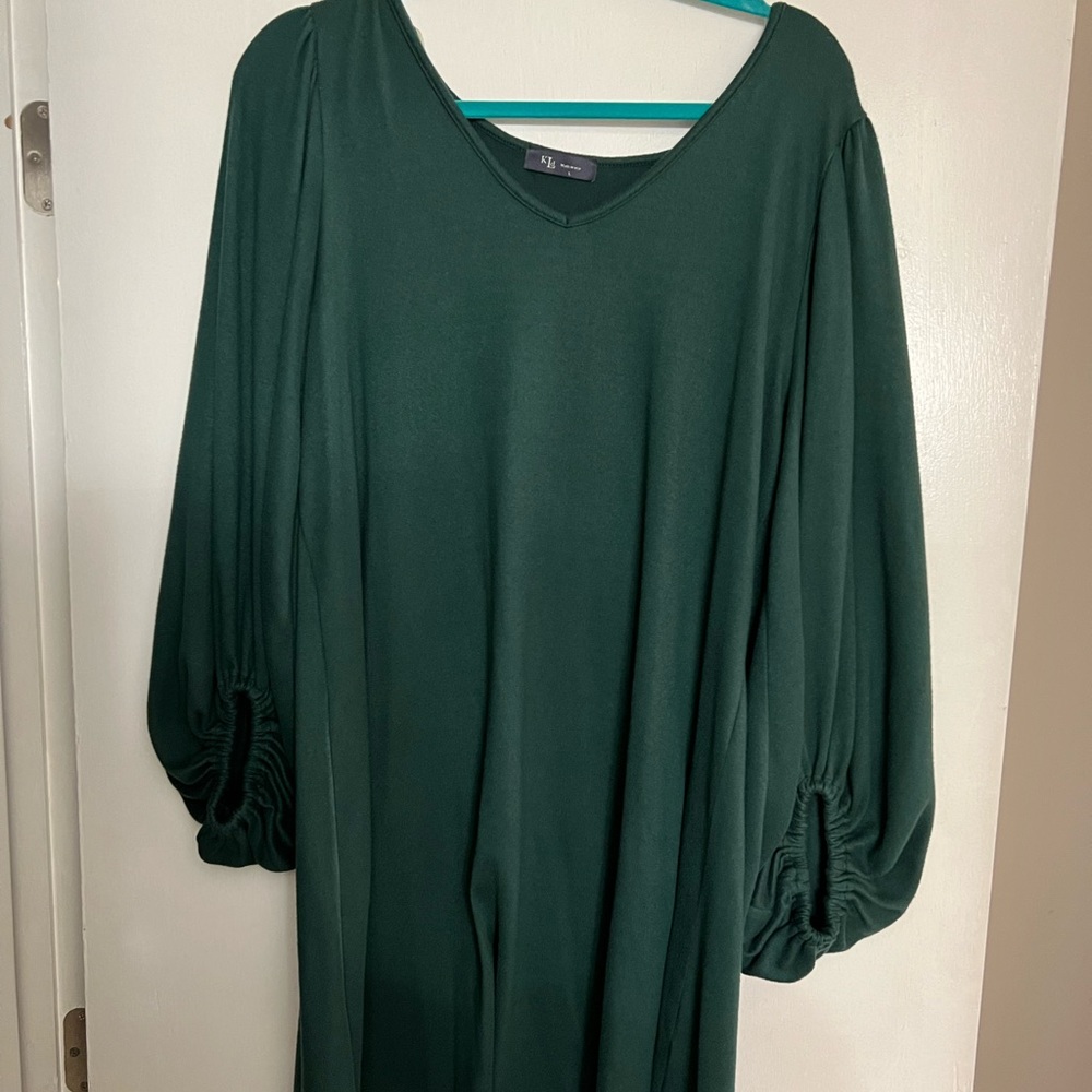 Green dress size large. In excellent used condition! Worn once